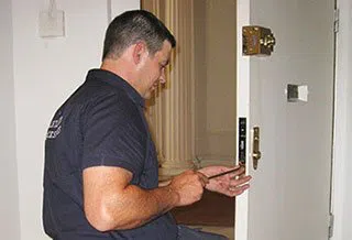 Safe Key Locksmith Service West Palm Beach, FL 561-223-4935 - locksmith-6